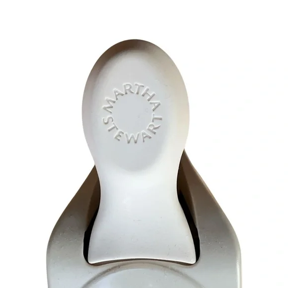 MARTHA STEWART | MONARCH BUTTERFLY LARGE DECORATIVE PAPER PUNCH - Picture 2 of 4